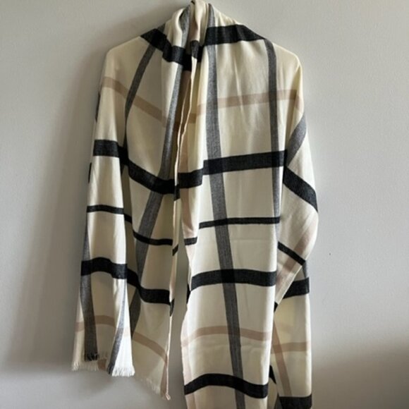 Oversized scarf/ shawl - Picture 1 of 2
